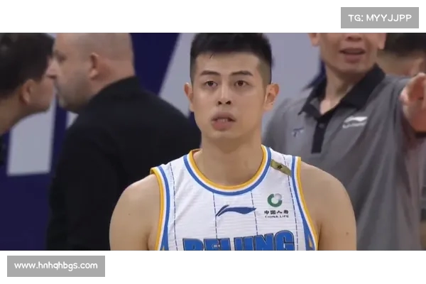 内马尔手球破门得分遭判两黄变红被罚下赛场引发争议 内马尔手球破门得分遭判两黄变红被罚下赛场引发争议